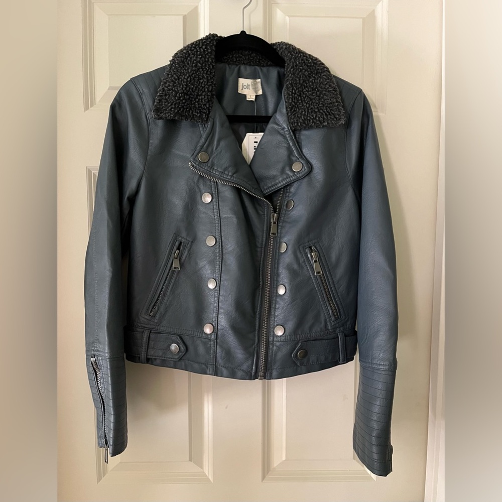 NWT Women’s Jolt Moto cropped Jacket Faux blue Leather Zippers Urban Fashion L